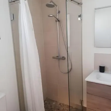 Apartment Confortable Dans Villa, Terrasse, Clim *